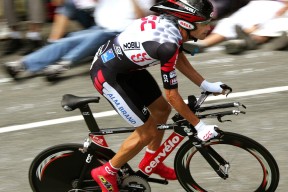 开云注册入口-CS2枪战技巧瞬间制敌，反恐精英2指令