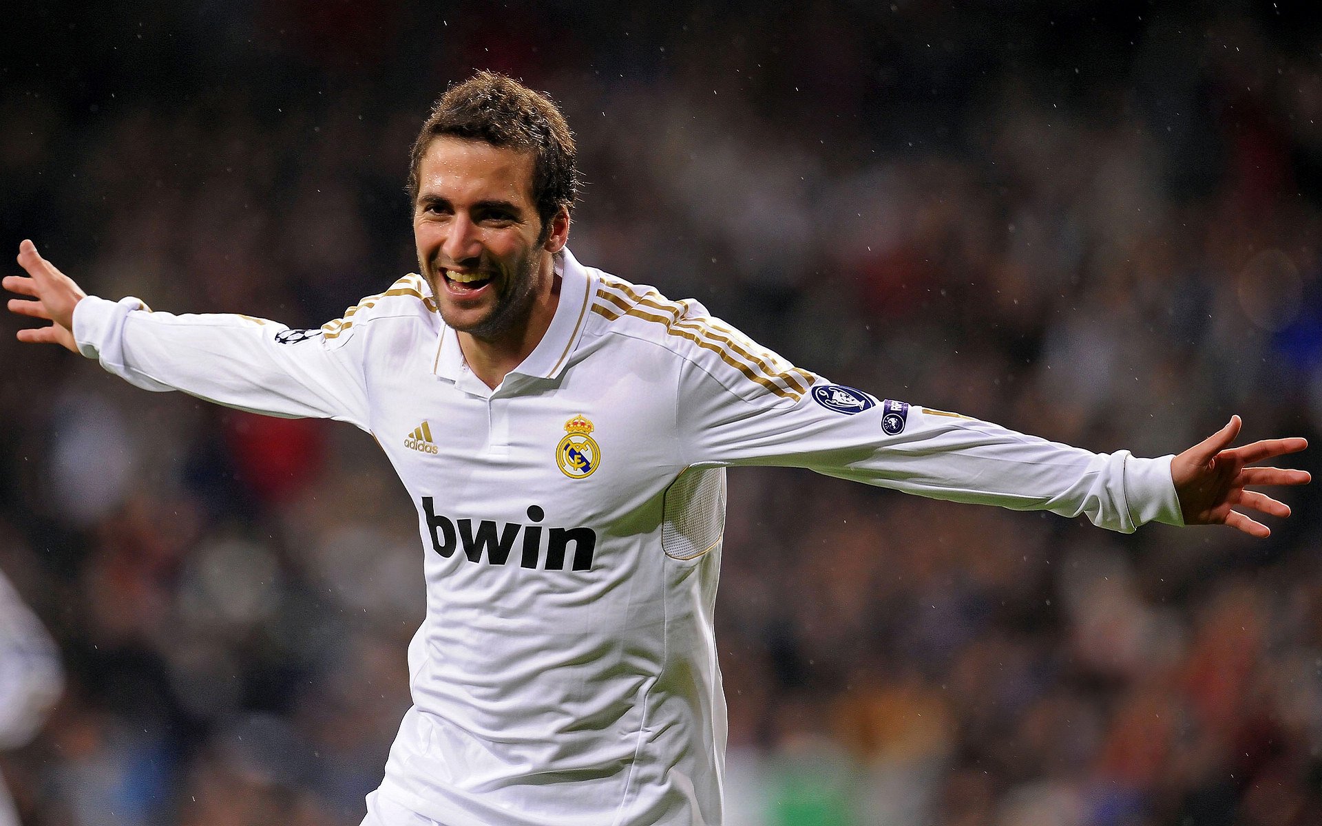 CS2战队默契配合成就奇迹：从默默无闻到冠军之巅